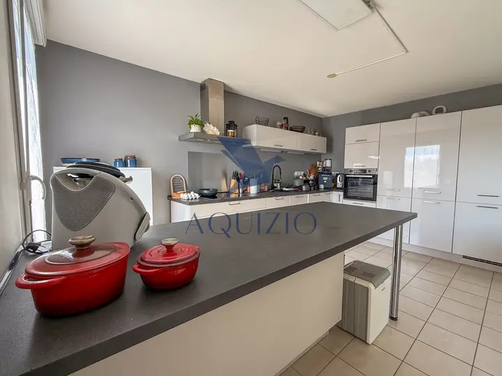 SUPERBE T3 LUMINEUX DE 64 M2 AVEC BALCON ET STATIONNEMENT   IDÉAL FRONTALIER   FINDROL (74250) — photo 3